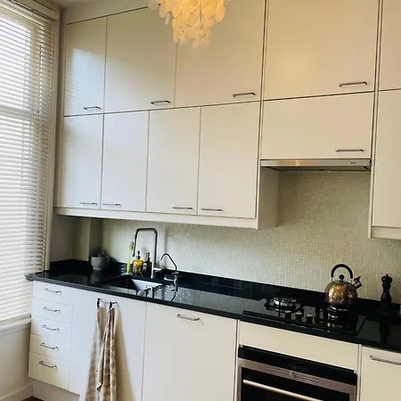 Spacious & Bright Near Vondelpark And Leidseplein